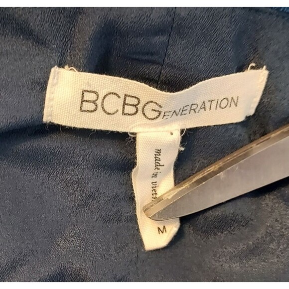 BCBGeneration Tunic Top Size Medium Flowy Chiffon Lined Sleeveless Ruffle V Neck - Picture 8 of 12